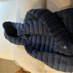 Arc’teryx cerium womens xxs hooded down lightweight jacket